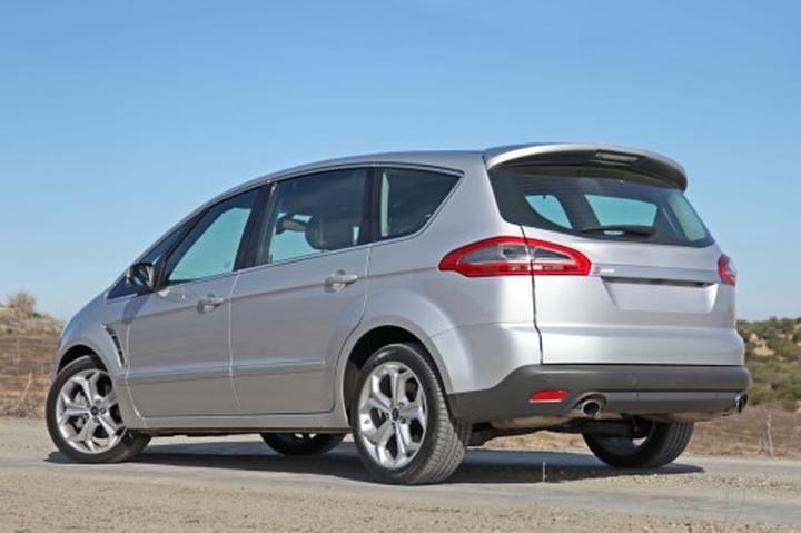 Ładowanie akumulatora Ford S-Max