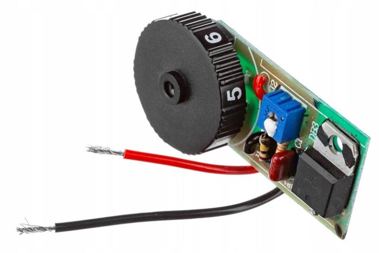 Przewodnik po stworzeniu własnego regulatora obrotów silnika