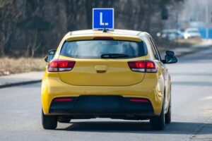 Ile godzin spędziliście na nauce jazdy? Odkryjcie nasze doświadczenia!