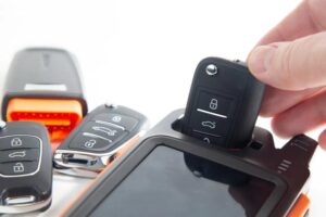 Jakie są koszty wyrobienia kluczyka do samochodu? Sprawdź, ile naprawdę zapłacisz