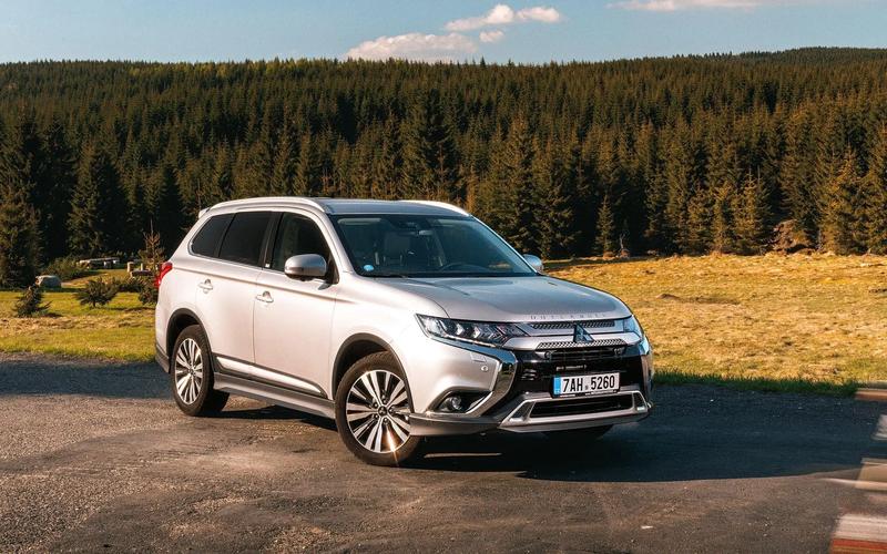 Outlander 2.4 MIVEC Plug-in Hybrid