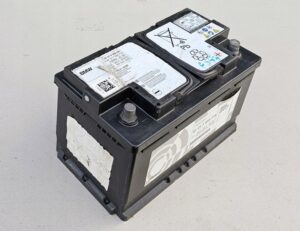 Gdzie znajduje się akumulator w BMW 1? Praktyczny przewodnik dla właścicieli