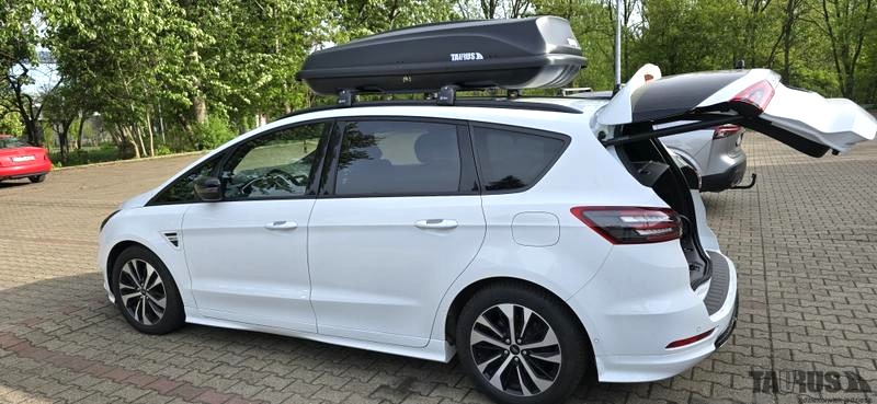 Ford S-Max – jaki silnik benzynowy wybrać, by cieszyć się jazdą?