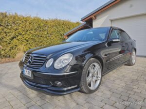 Jak podłączyć światła dzienne w Mercedesie W211? Praktyczny przewodnik