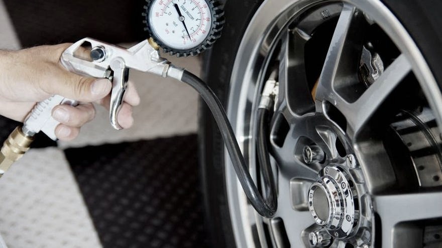 Jak prawidłowo pompować opony w rowerze, aby cieszyć się każdą przejażdżką?