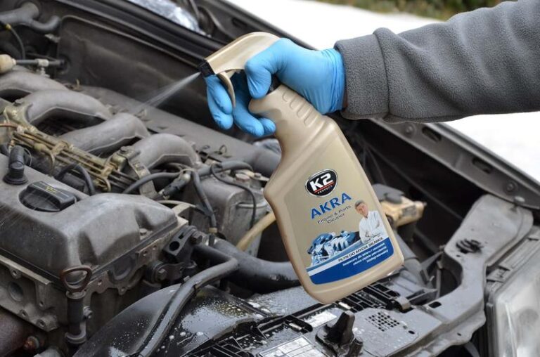 Jak skutecznie czyścić silnik z oleju – sprawdź najlepsze metody!